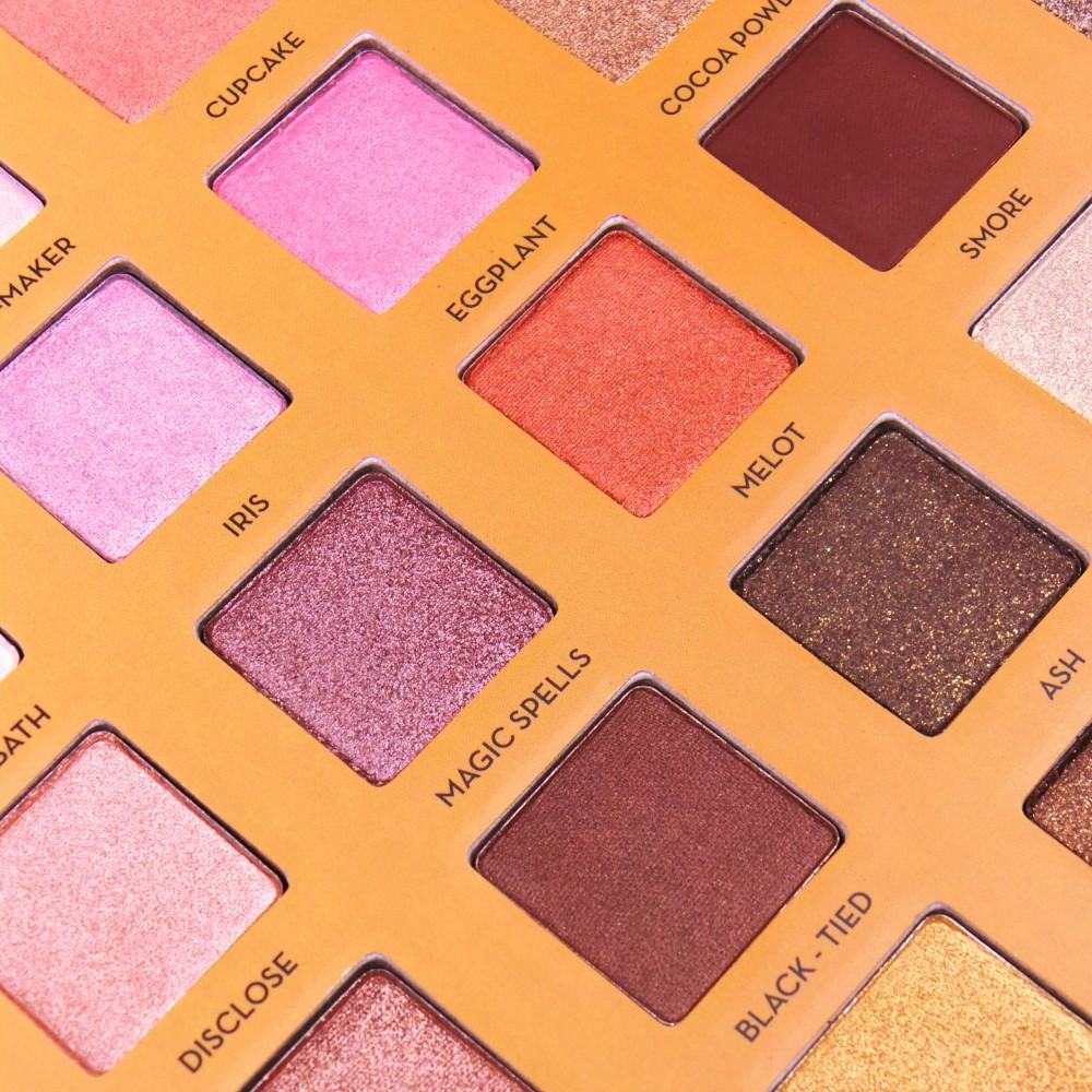 Au Naturel 30 Eyeshadow Palette